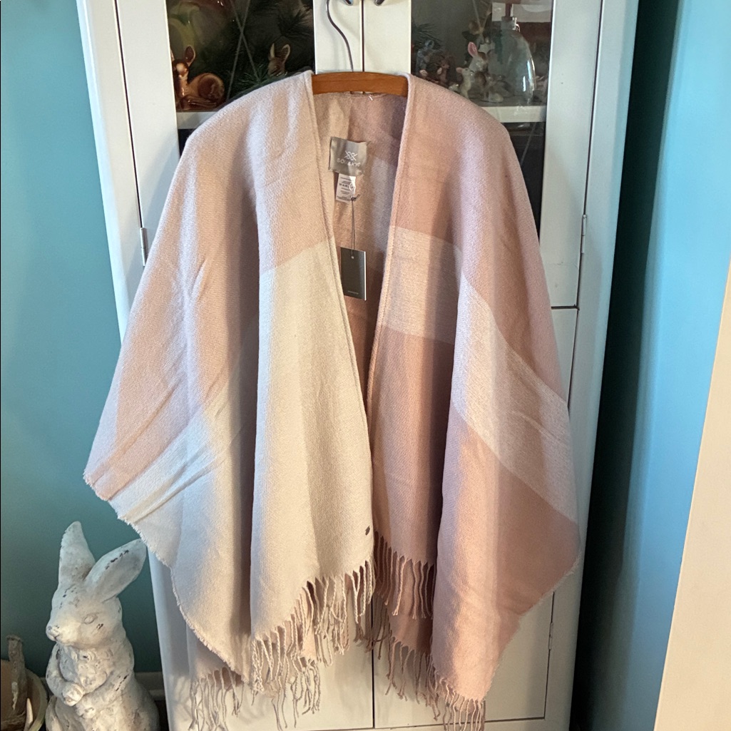 Soia & Kyo Pink And Cream Shawl Nwt Fringed Hem — image 2 of 8